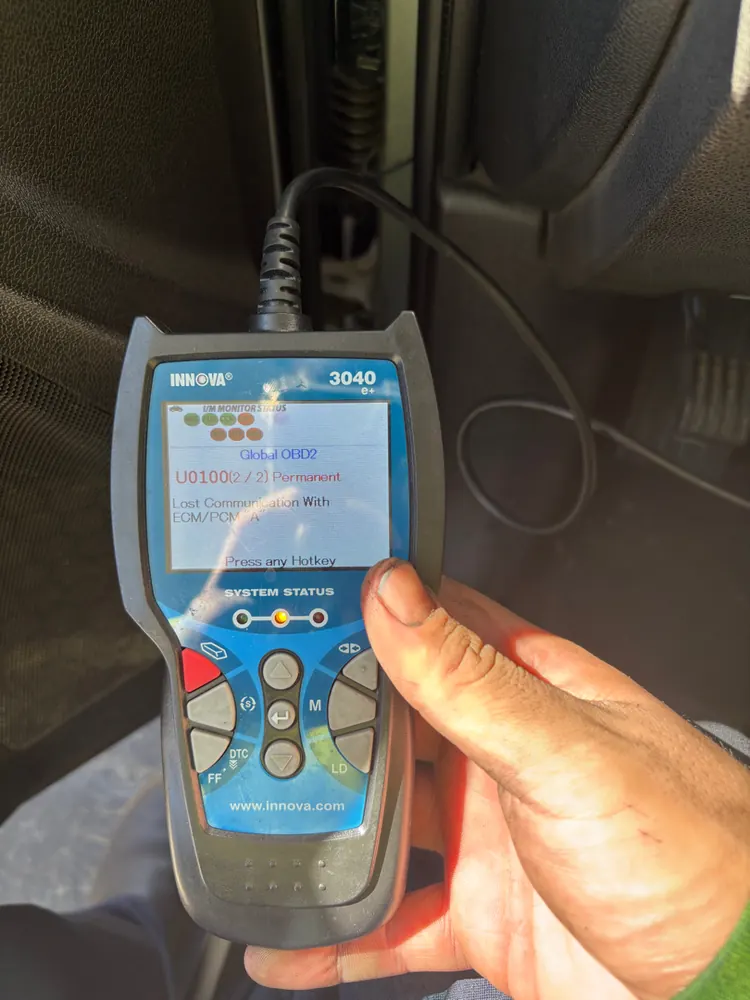 Scan tool showing code U0100 lost communication with ECM on a Buick Enclave